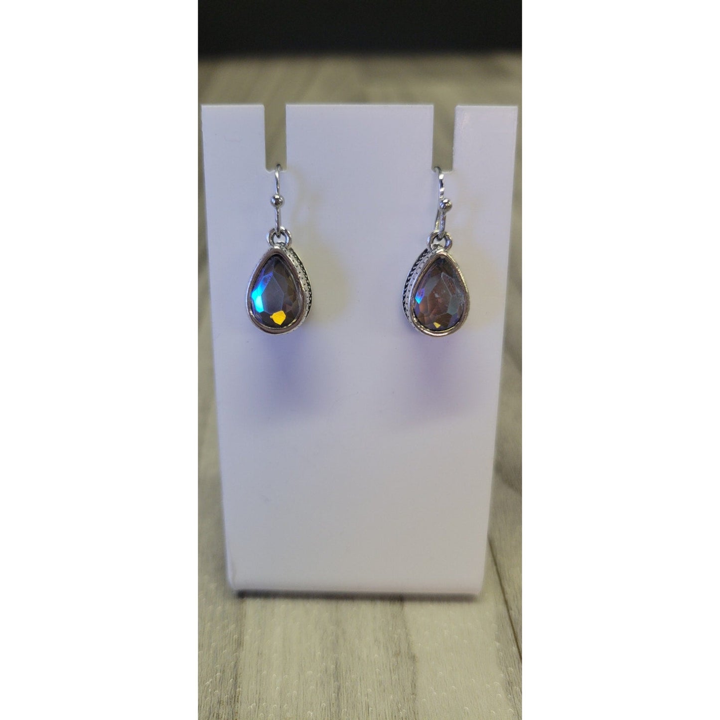 Vintage style drop leaf earrings