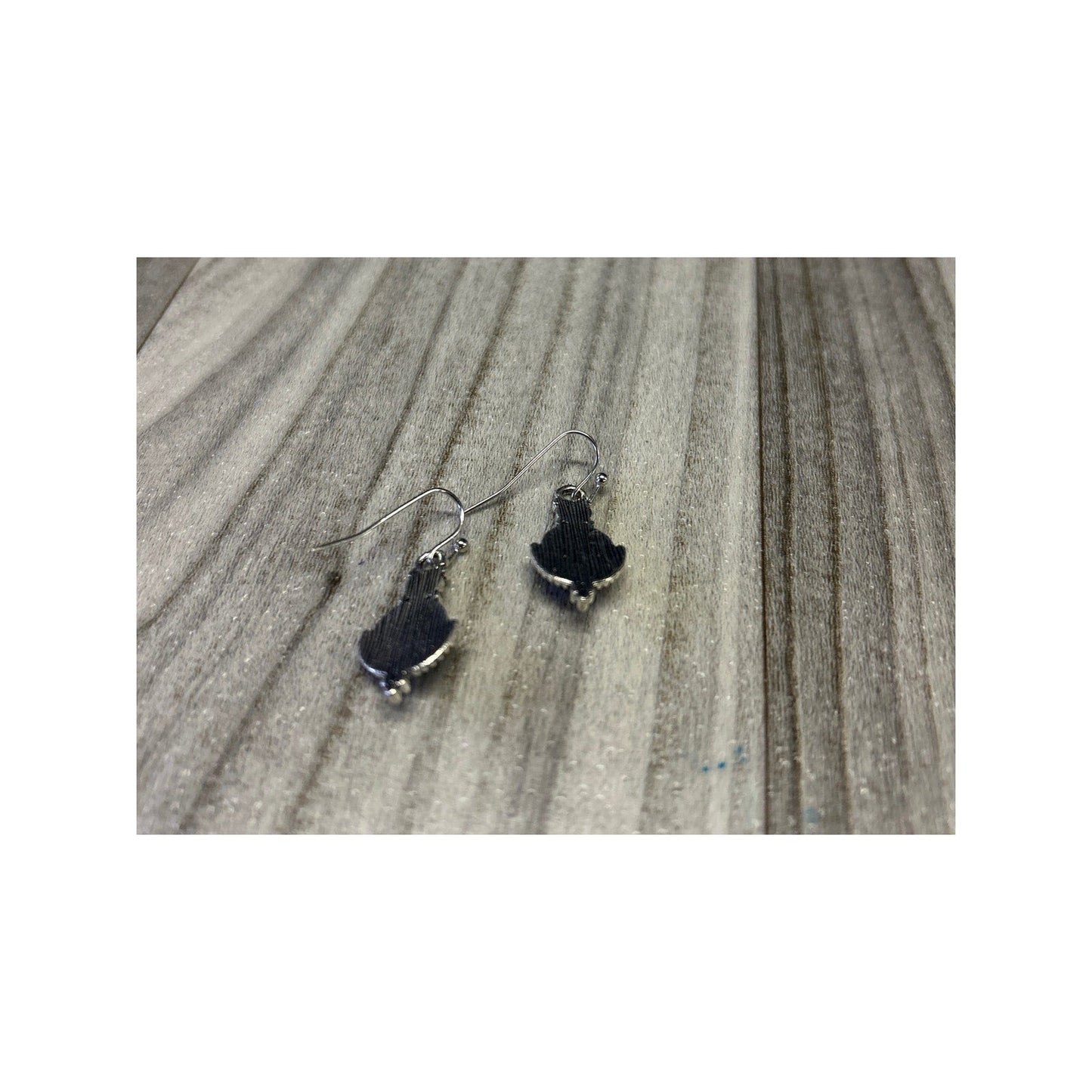 Silver Round stone drop earrings
